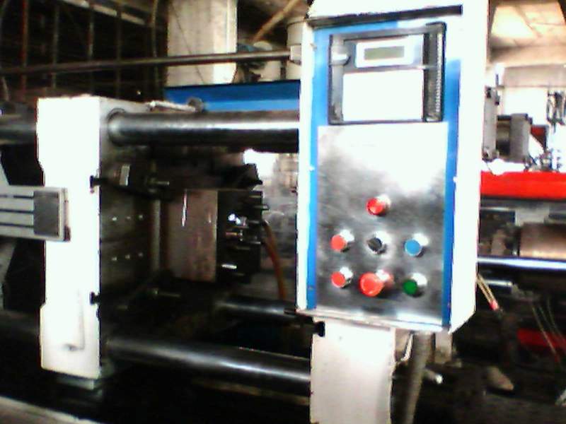 Platic Injection Moulding machine already working with BISON PLC